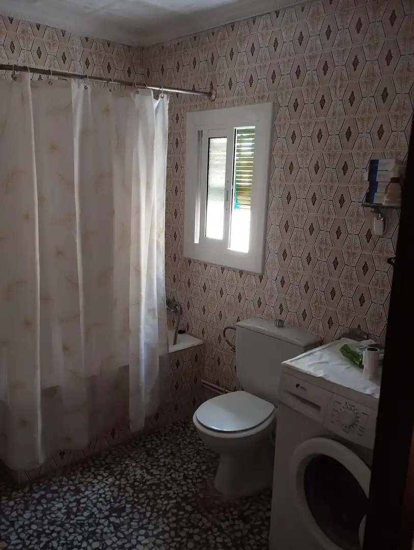 Baño de Finca rústica en venta en Olvés con Calefacción, Terraza y Amueblado
