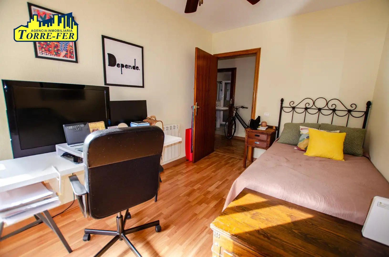 Schlafzimmer von Wohnung zum Verkauf in Almería mit Klimaanlage und Heizung