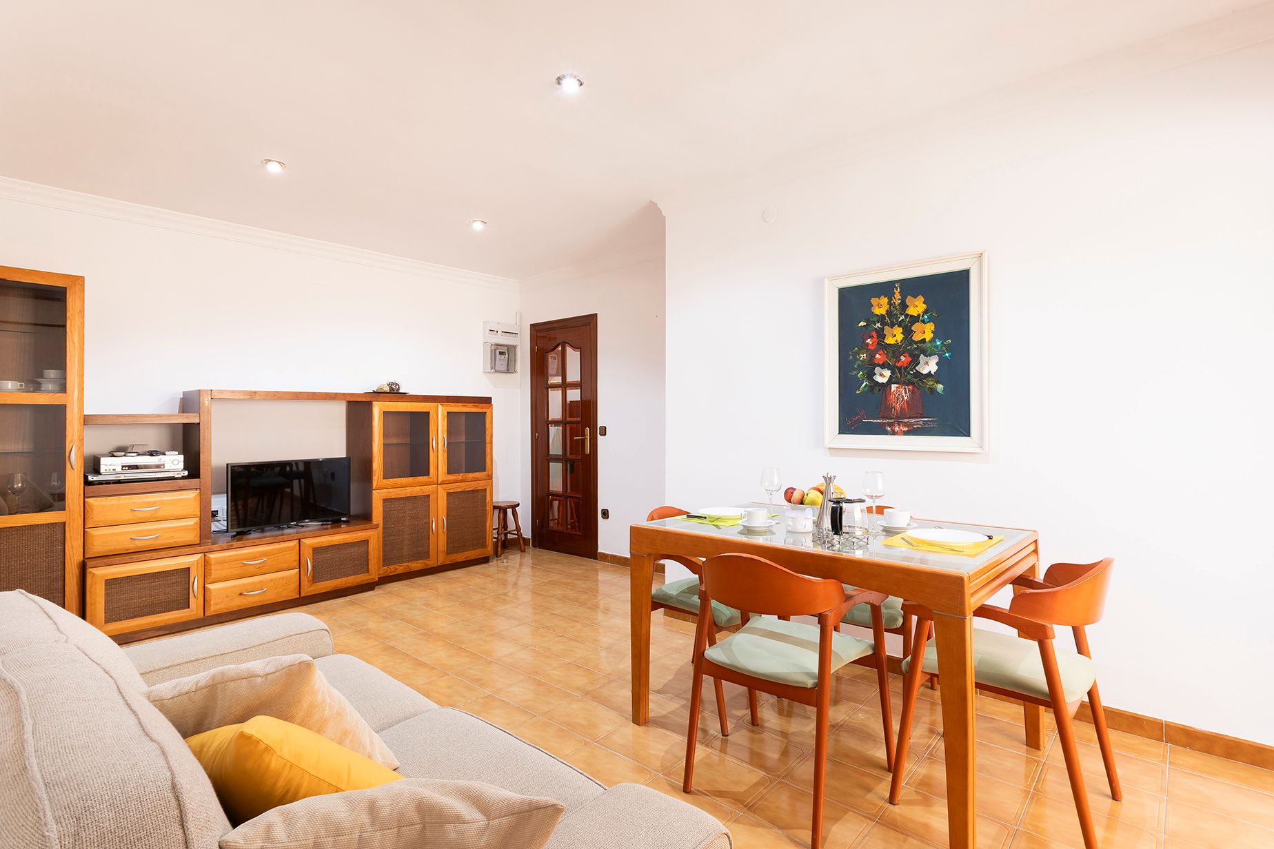 Sala d'estar de Apartament de lloguer en L'Hospitalet de Llobregat amb Aire condicionat, Calefacció i Moblat