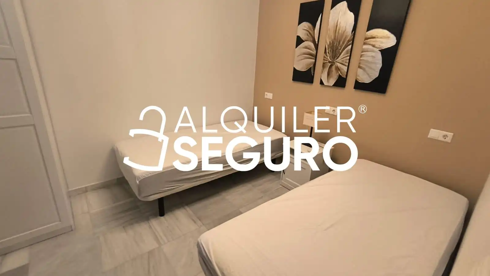 Bedroom of Flat for rent in Sevilla  with Air Conditioner and Furnished