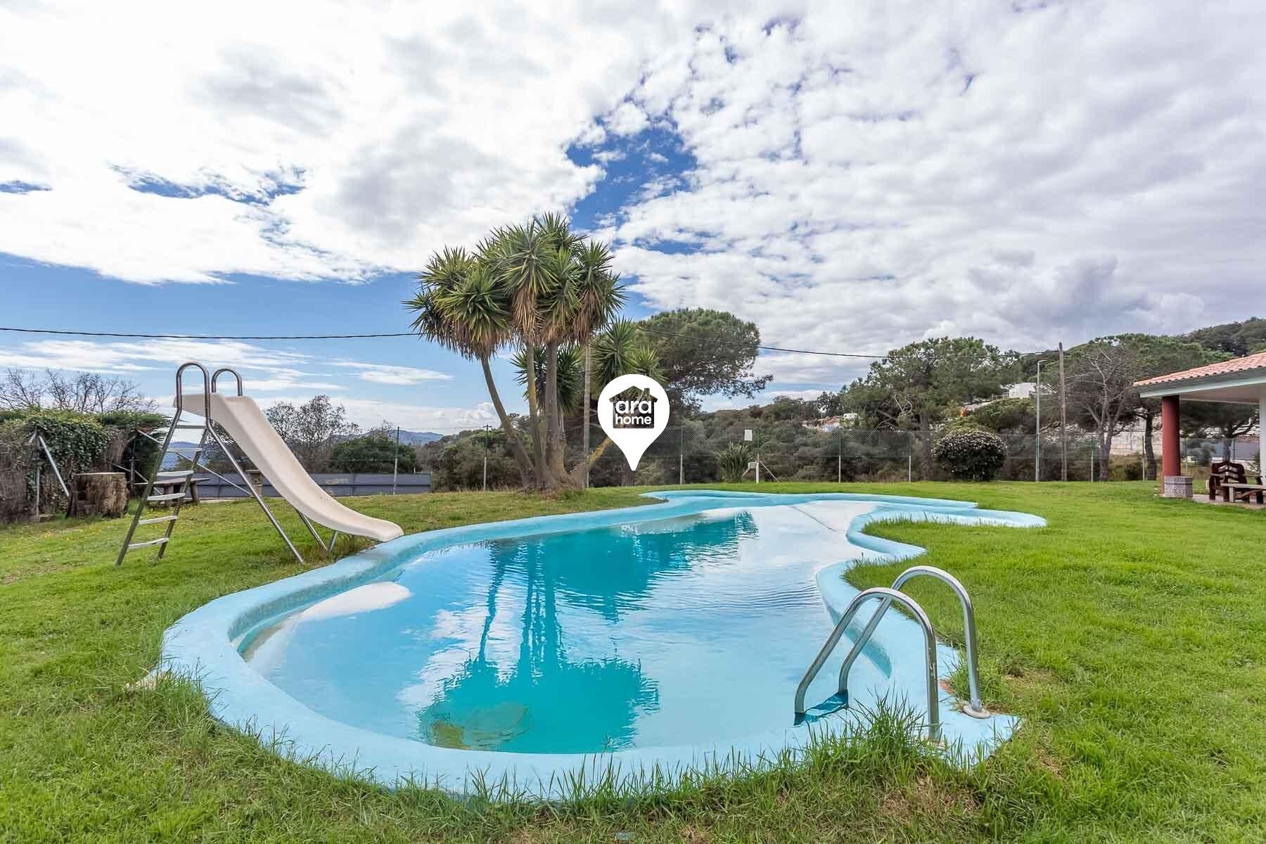 Casa o xalet en venda a  CORNISA DE LA, Urbanitzacions