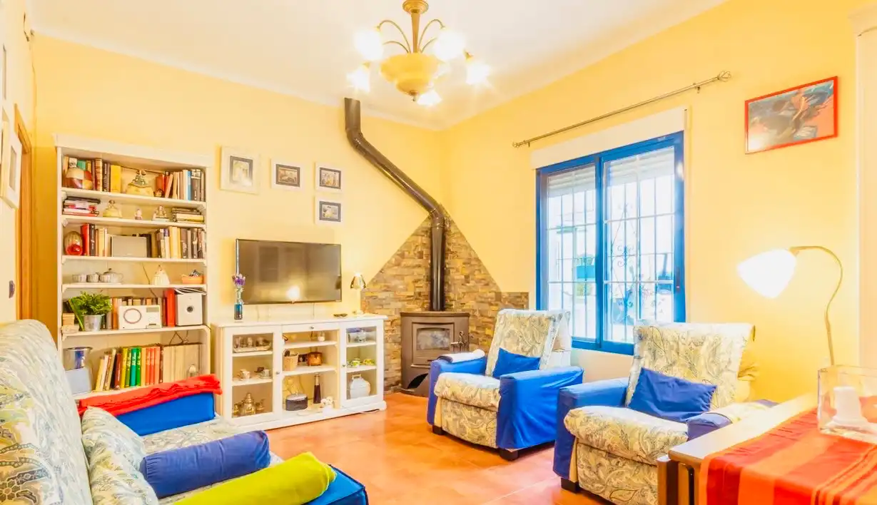 Sala d'estar de Casa adosada en venda en Altea amb Jardí privat i Moblat
