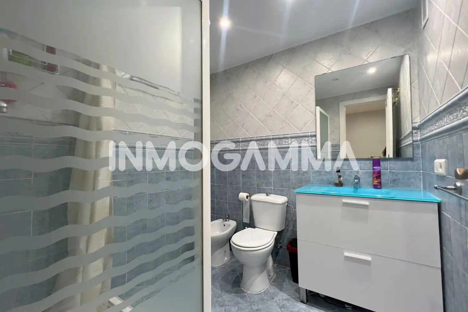 Badezimmer von Maisonette zum Verkauf in Cullera mit Klimaanlage, Abstellraum und Balkon