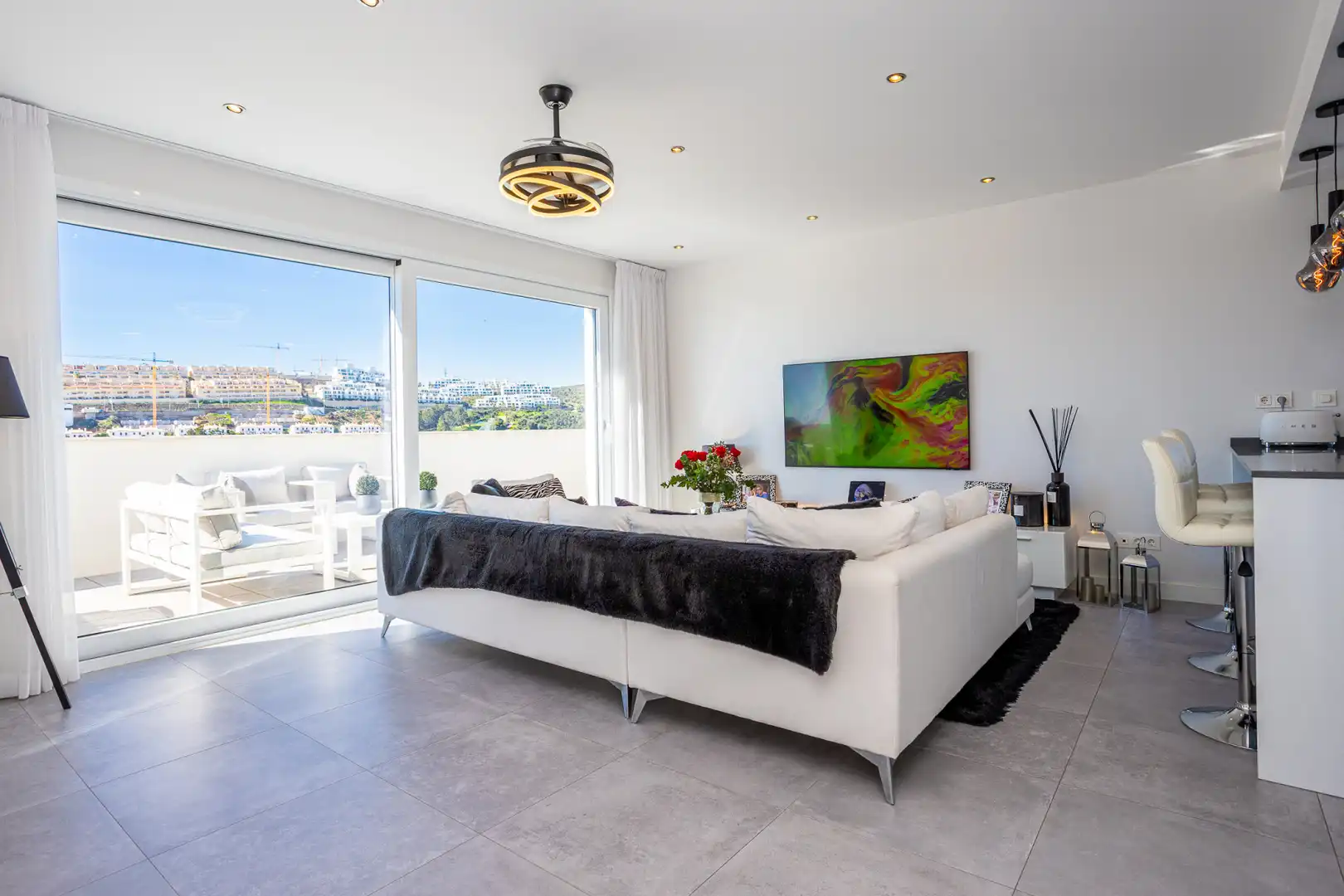 Sala de estar de Ático en venta en Mijas con Aire acondicionado, Terraza y Piscina