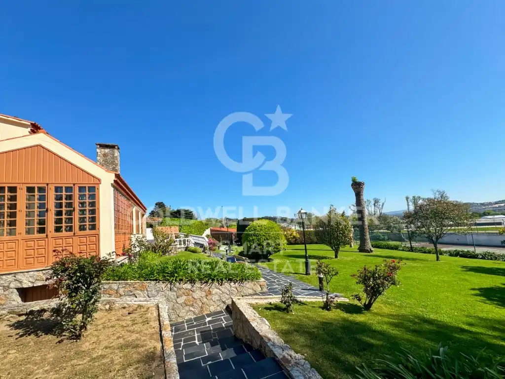 Chalet con piscina en venta en Rúa Riveiro, imagen 4