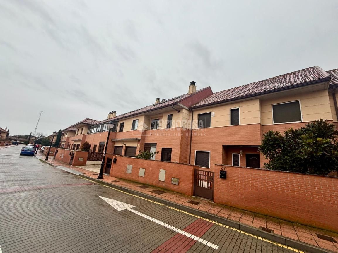 Exterior view of Single-family semi-detached for sale in Viana de Cega  with Heating