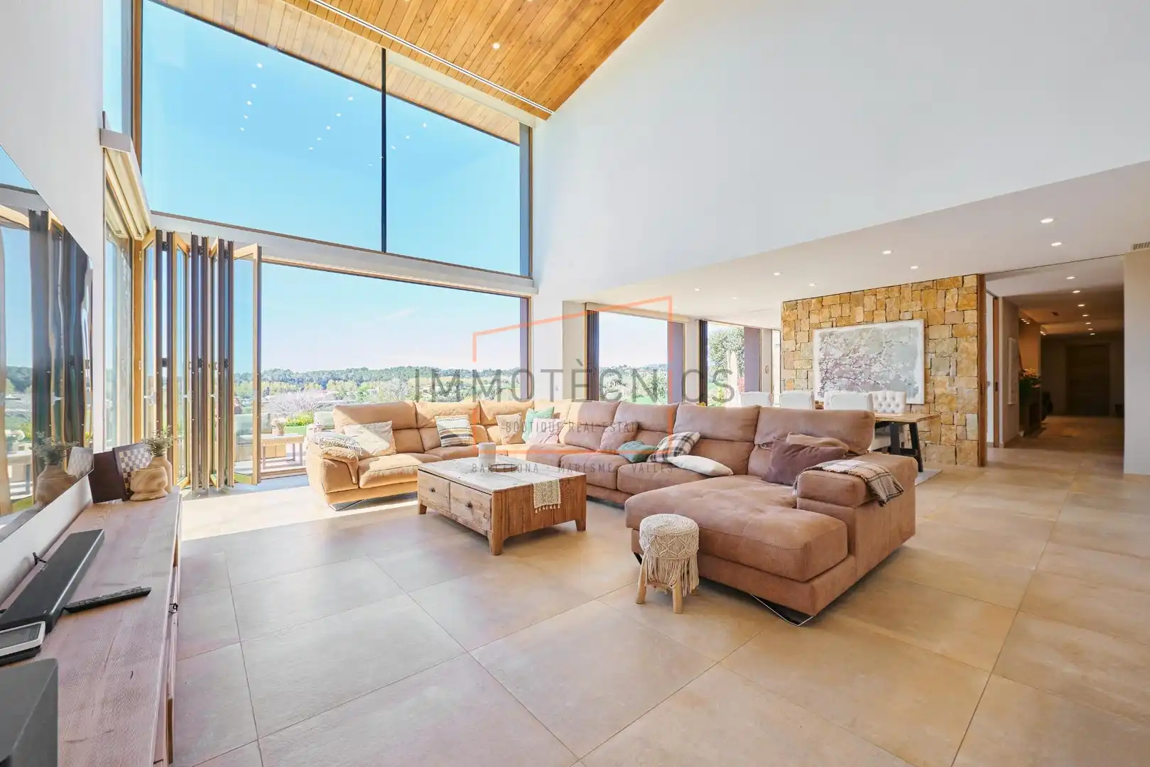 Sala d'estar de Casa o xalet en venda en Santa Eulàlia de Ronçana amb Aire condicionat, Jardí privat i Terrassa
