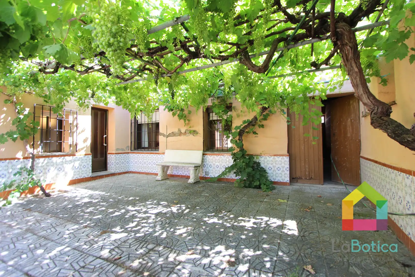 Garden of Detached homes for sale in San Martín de Montalbán  with Air Conditioner, Heating and Furnished