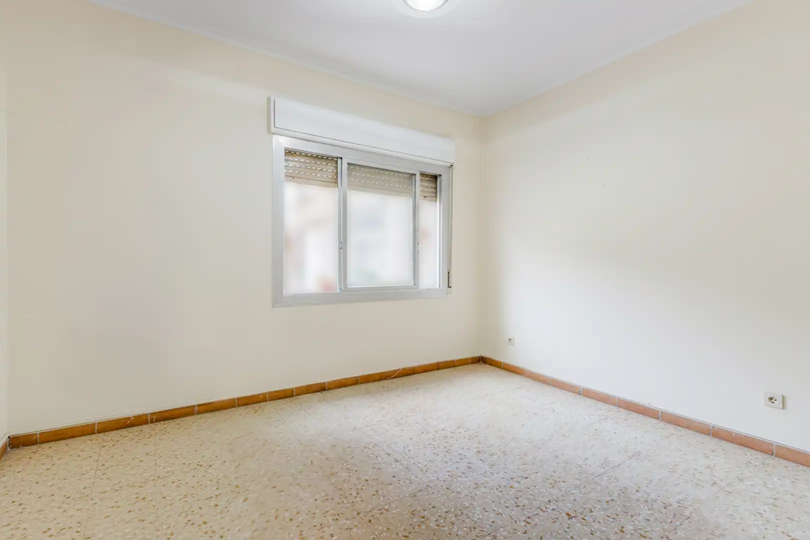 Schlafzimmer von Erdgeschoss zum Verkauf in Barcelona mit Heizung und Terrasse