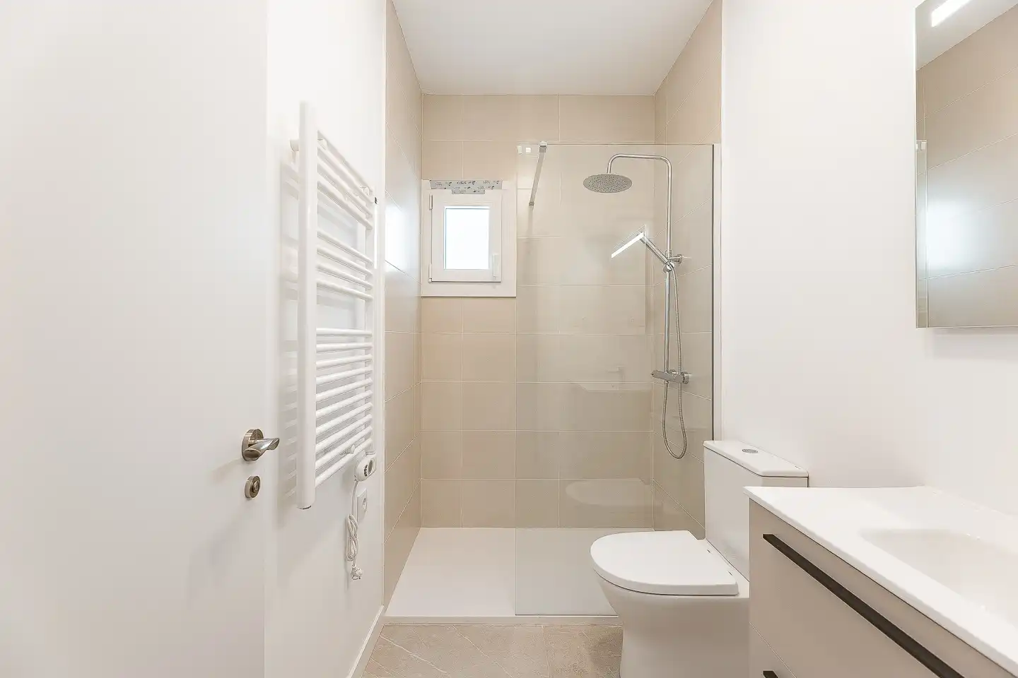 Baño de Casa adosada en venta en Rubí con Aire acondicionado, Calefacción y Terraza