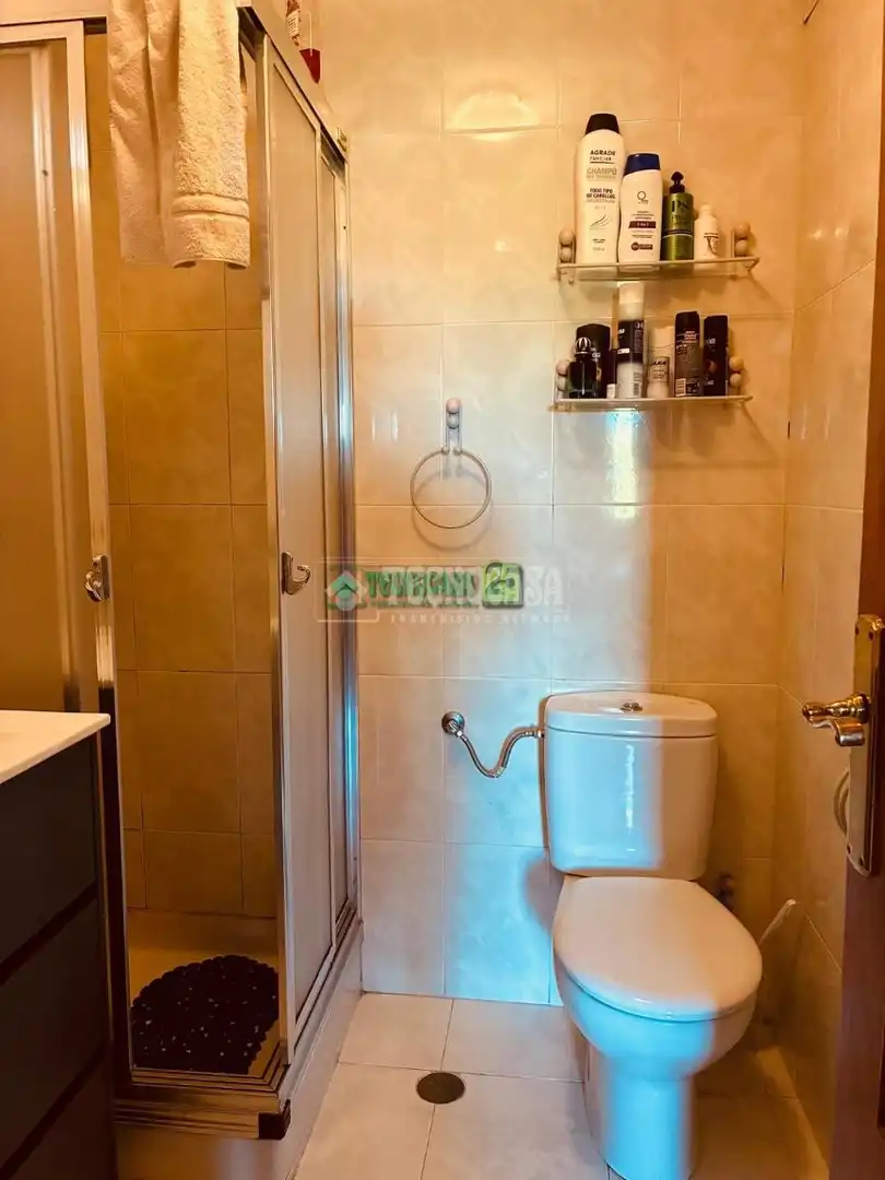 Baño de Piso en venta en Olías del Rey con Aire acondicionado, Calefacción y Terraza