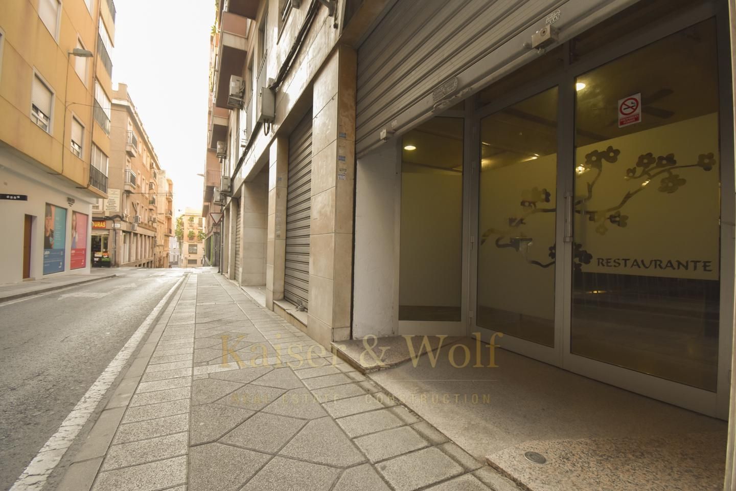 Vista exterior de Local en venda en Elche / Elx amb Aire condicionat