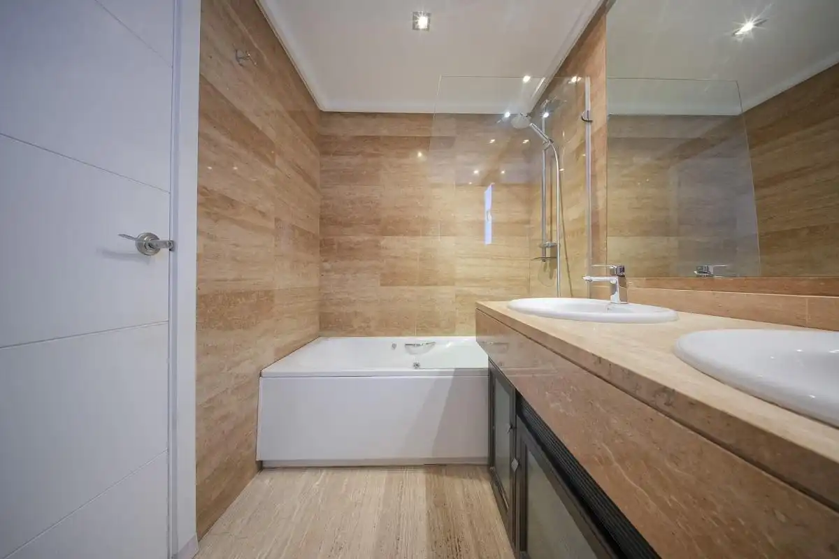 Bathroom of Attic for sale in Madrid  with Air Conditioner, Heating and Private garden