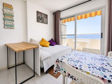 Monolocale con balcone in vendita a Carrer de Fabra Pompeu 11B