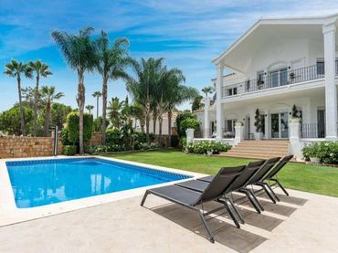 Casa con piscina in vendita a Nueva Andalucía