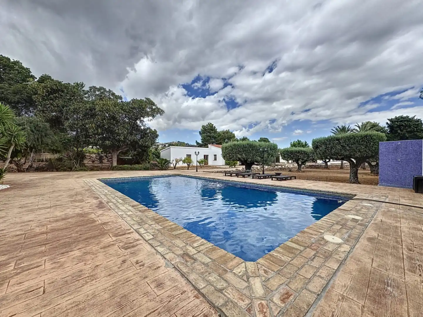 Swimming pool of Houses for sale in L'Alfàs del Pi  with Air Conditioner, Heating and Private garden