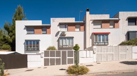 Foto 2 de Casa adosada en venta en Calle Javier Tortosa, Lancha del Genil, Granada
