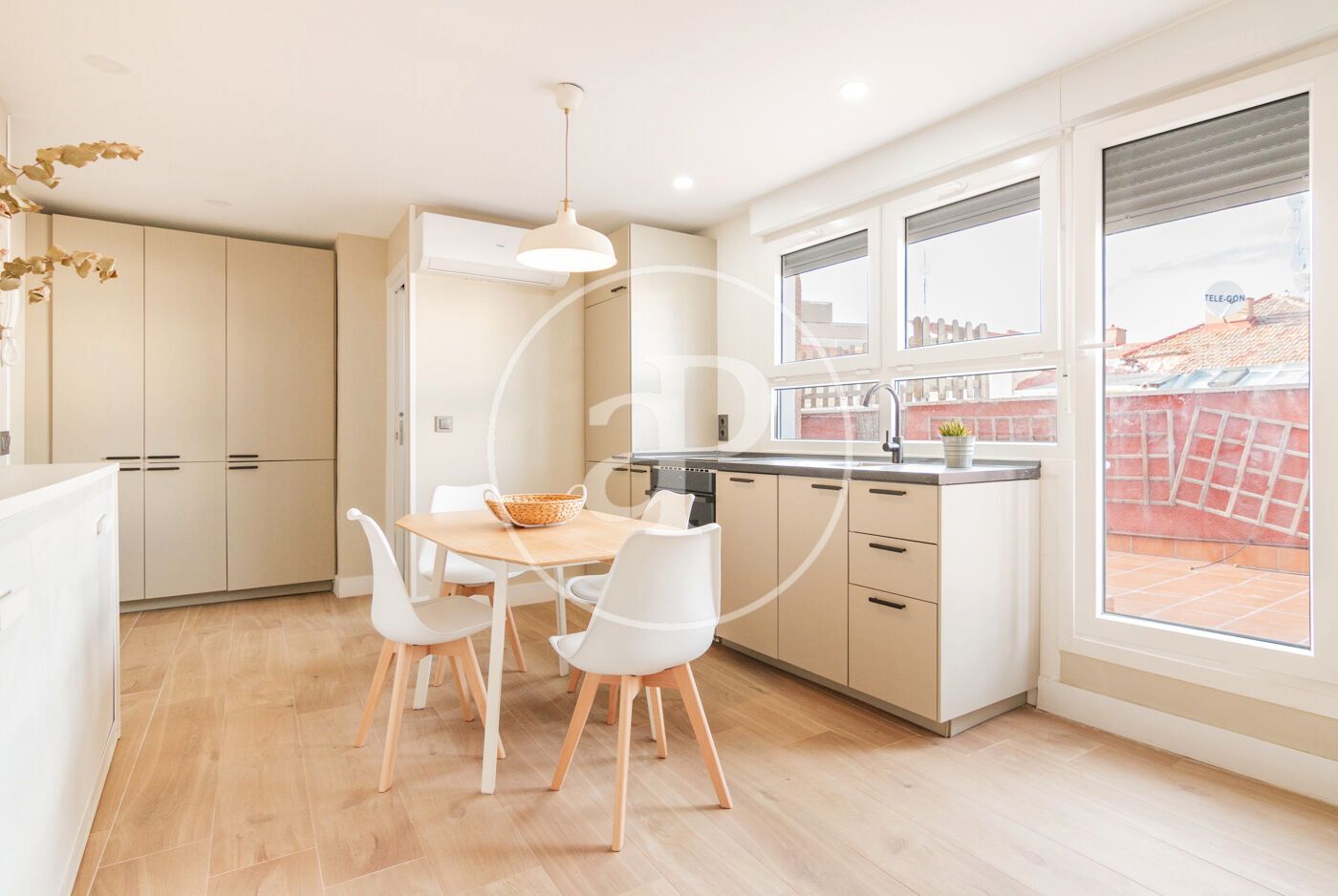 Kitchen of Flat to rent in  Madrid Capital  with Air Conditioner, Heating and Terrace