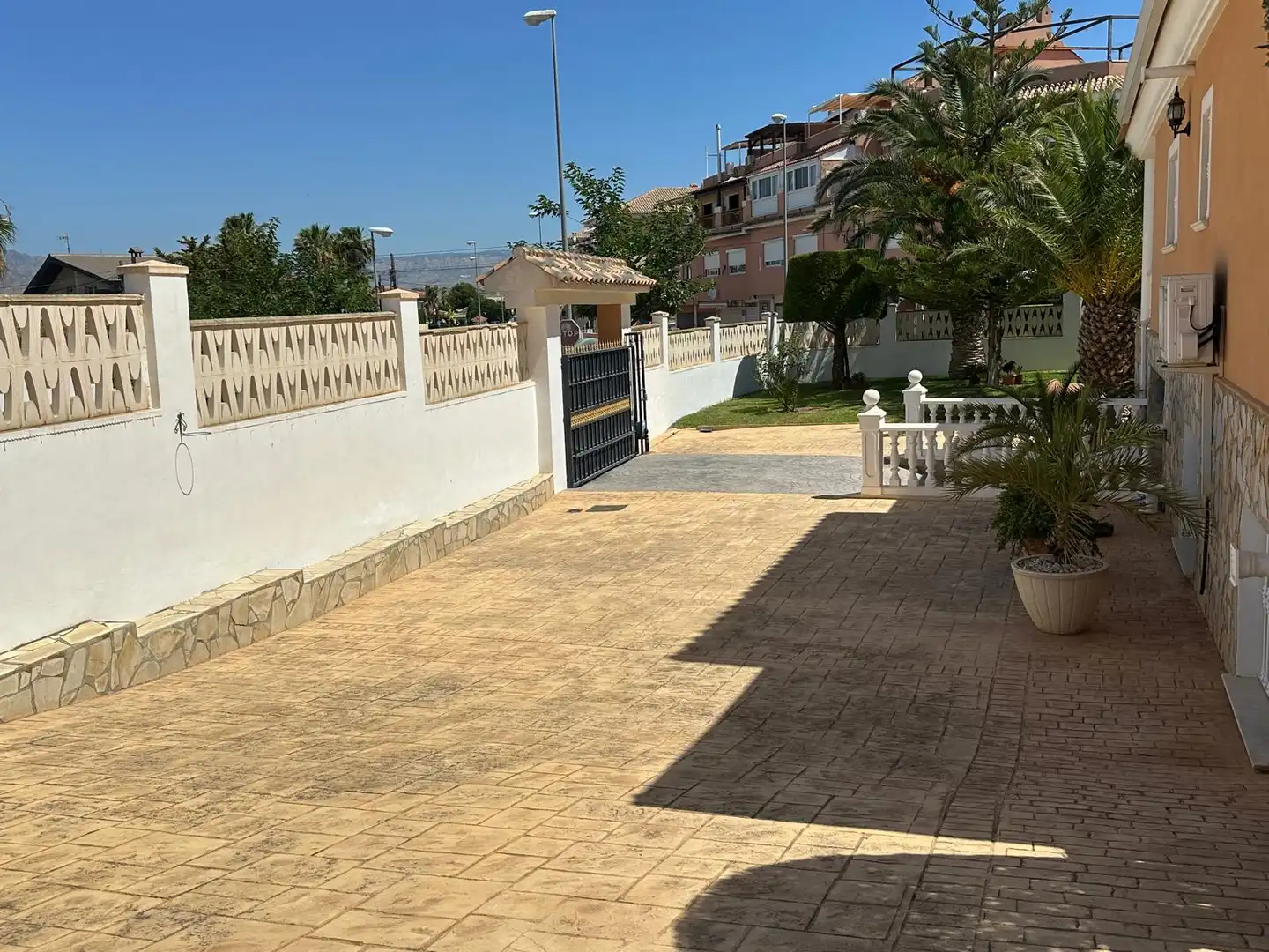 Vista exterior de Casa o chalet en venta en Mutxamel con Aire acondicionado, Calefacción y Jardín privado