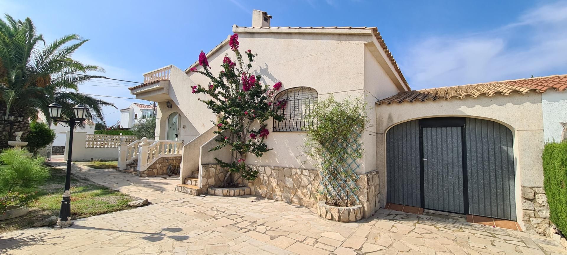 Exterior view of House or chalet for sale in L'Ametlla de Mar   with Air Conditioner, Private garden and Terrace