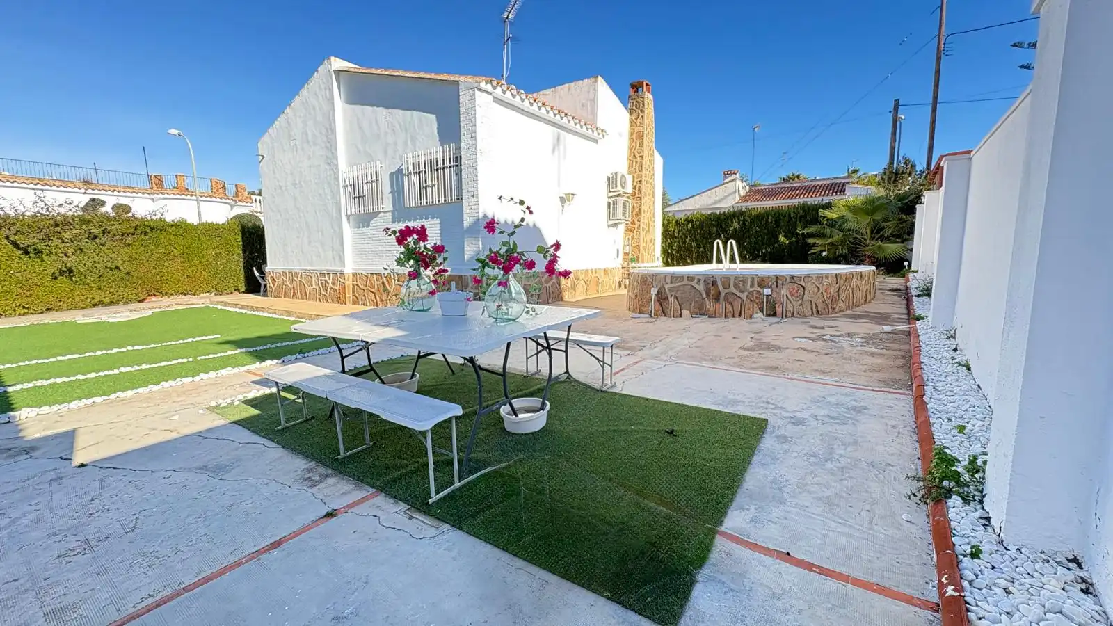 Garden of Houses for sale in L'Eliana  with Air Conditioner, Terrace and Storage room