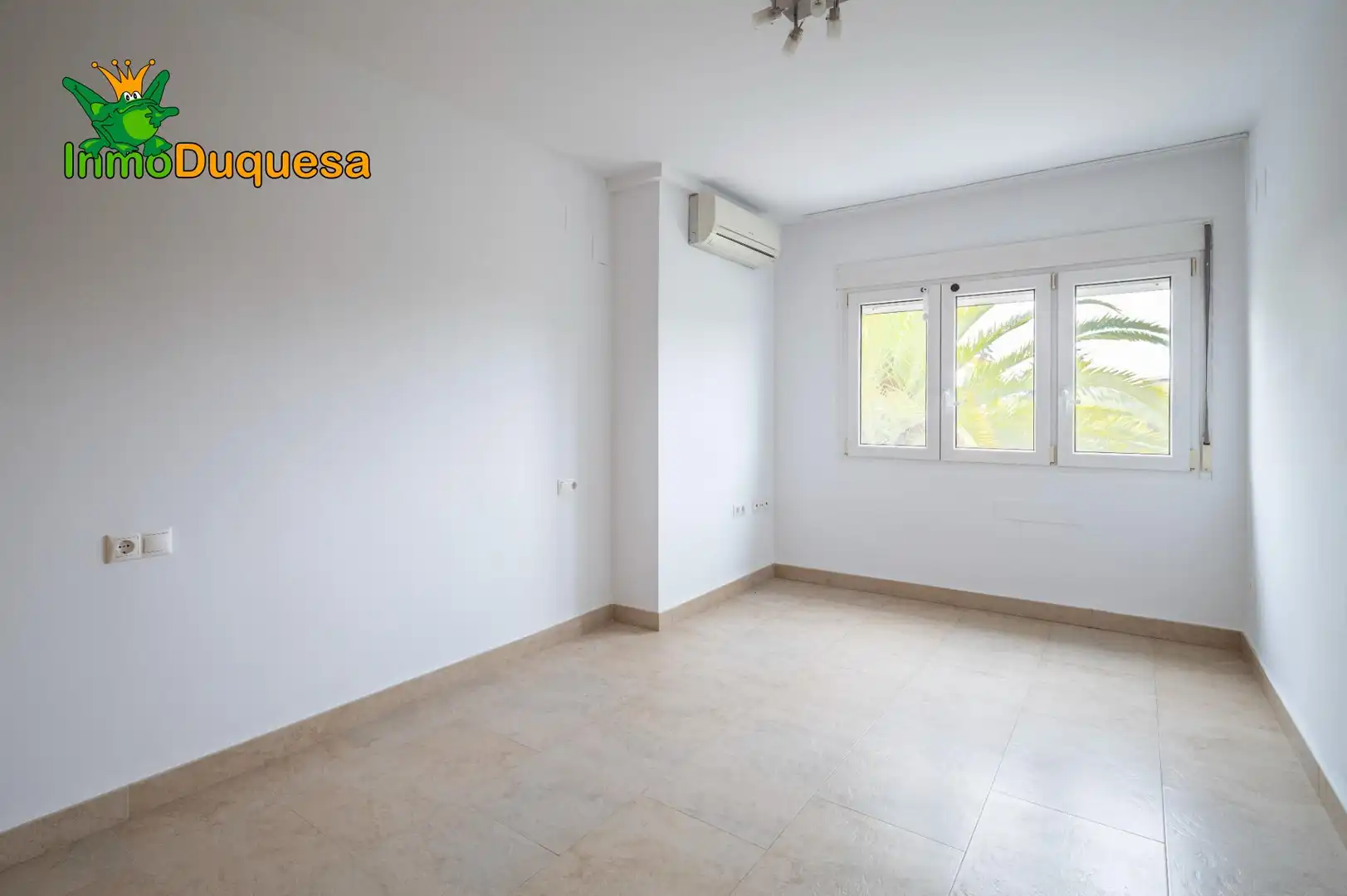 Flat for sale in Granada  with Air Conditioner and Heating