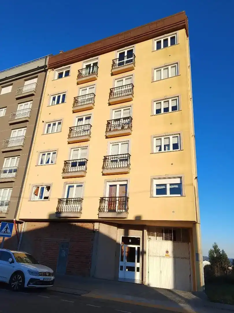Vista exterior de Pis en venda en Cerceda amb Balcó
