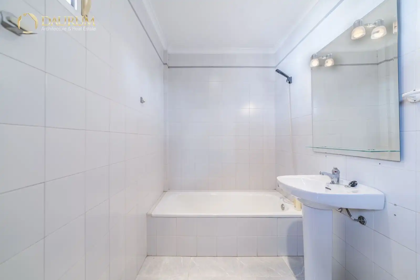 Bathroom of Duplexes for sale in La Algaba  with Air Conditioner, Heating and Terrace