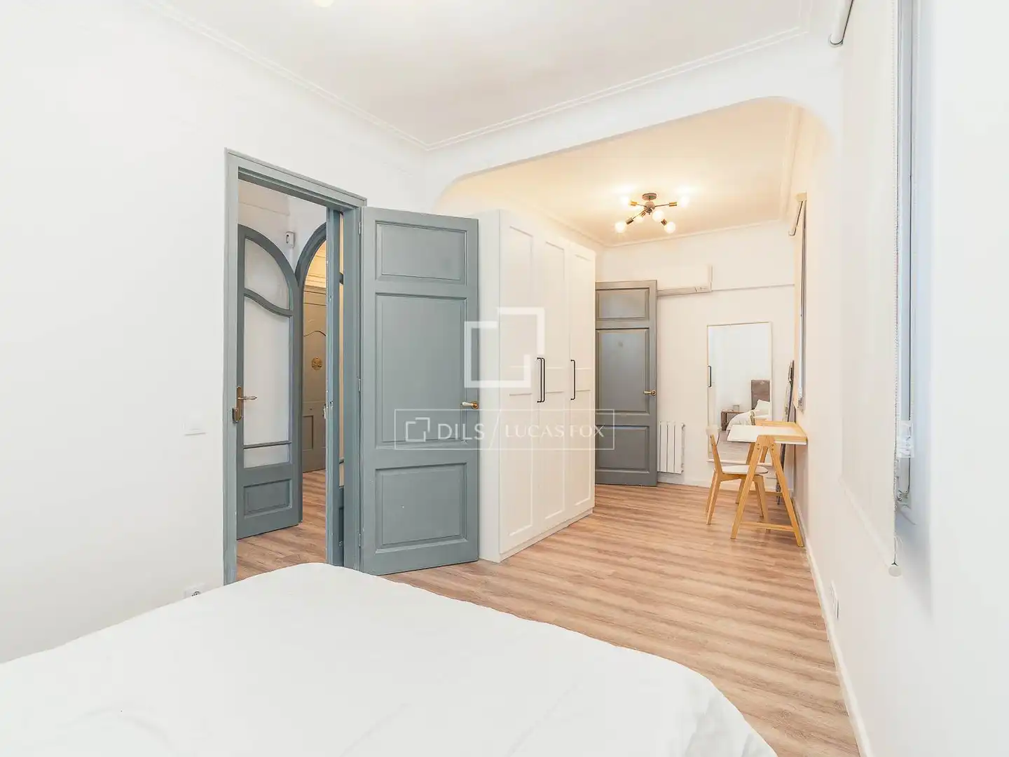 Bedroom of Flat for sale in Barcelona  with Air Conditioner, Terrace and Furnished