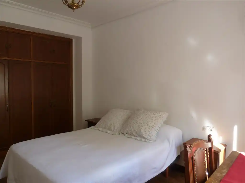 Habitación de Piso en venta en  Pamplona / Iruña con Calefacción, Parquet y Terraza