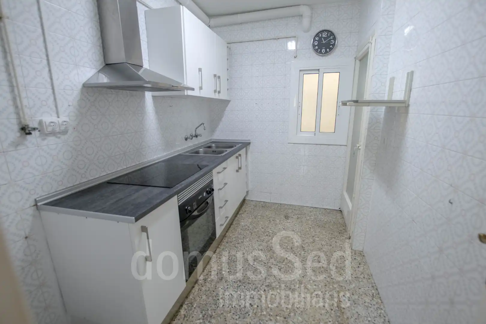 Cocina de Piso en venta en Premià de Mar con Terraza, Horno y Alarma