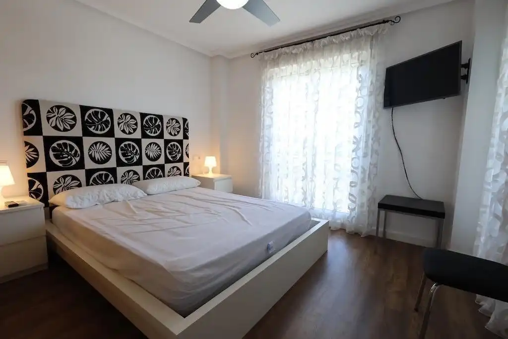 Attic for rent in Calle Calle Federico García Lorca, Mil Palmeras