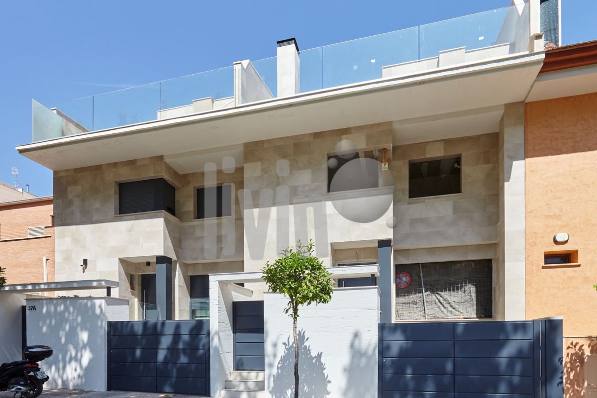 Vista exterior de Casa o xalet en venda en  Jaén Capital
