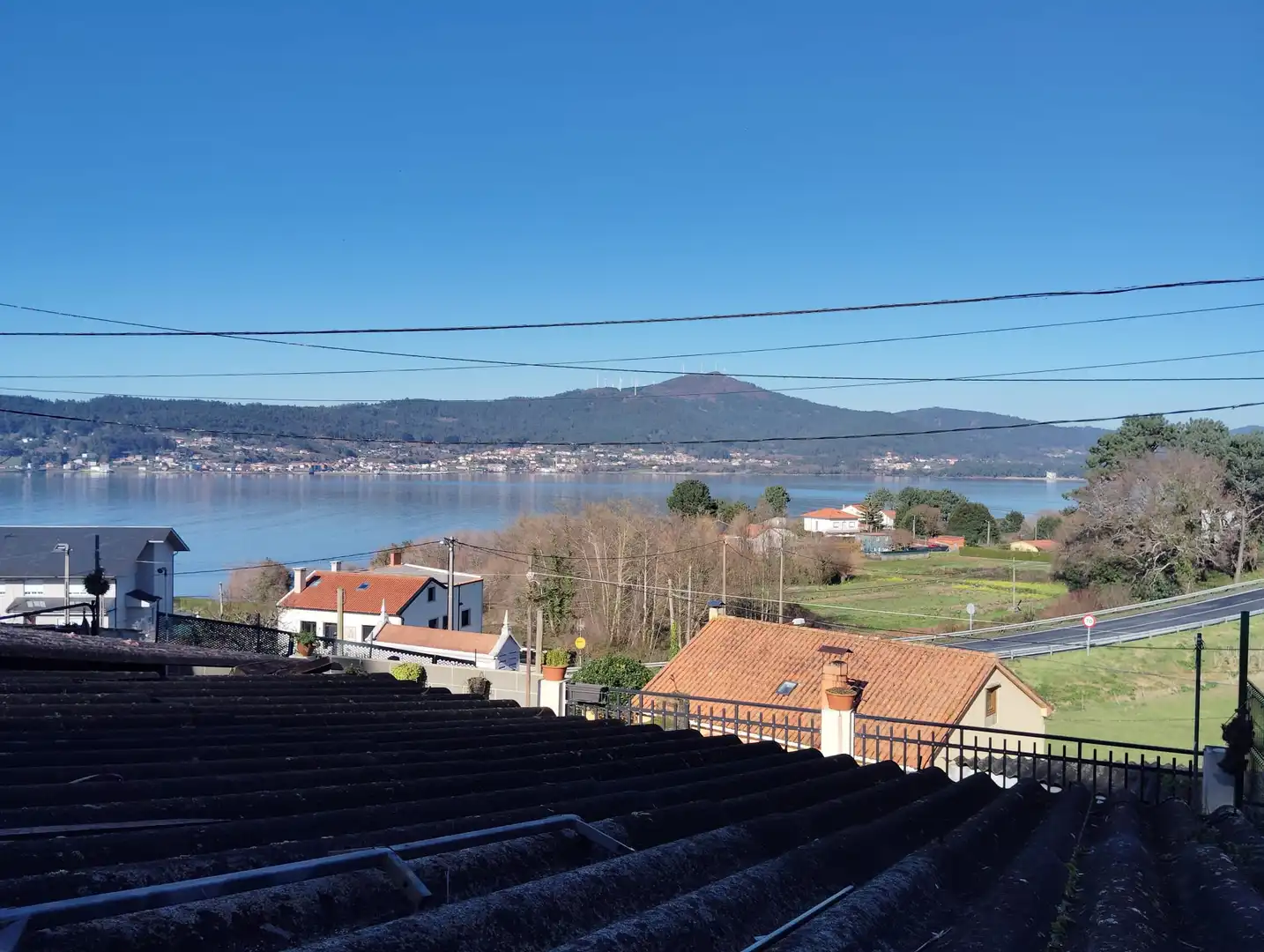 Vista exterior de Casa o xalet en venda en Noia amb Terrassa i Moblat