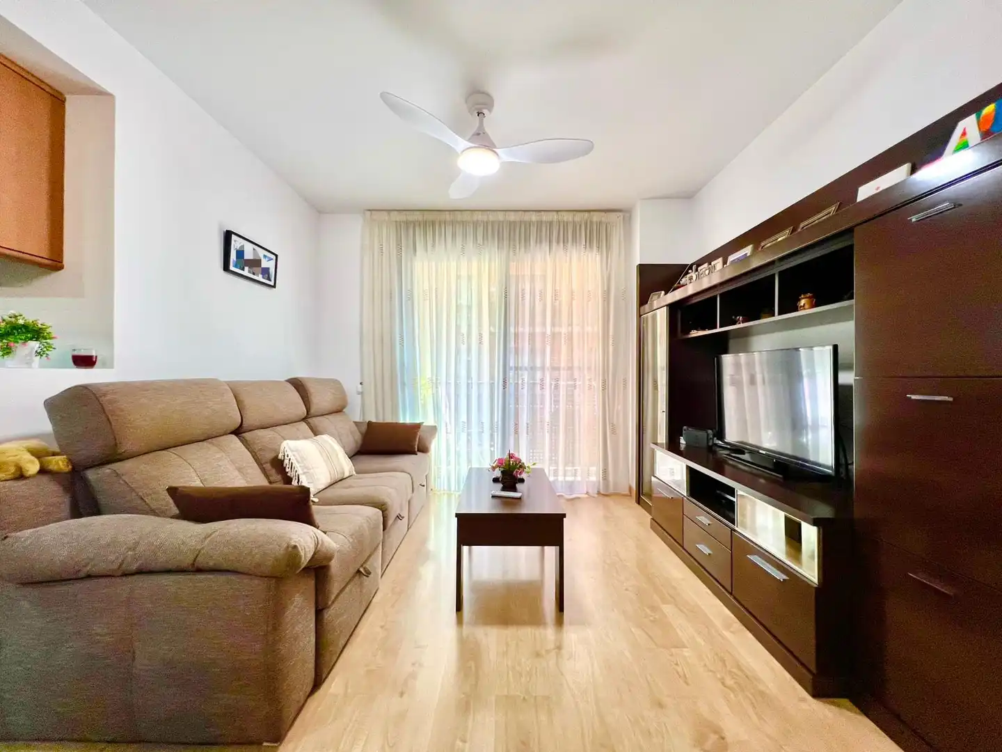 Living room of Flat for sale in Montcada i Reixac  with Air Conditioner, Heating and Parquet flooring