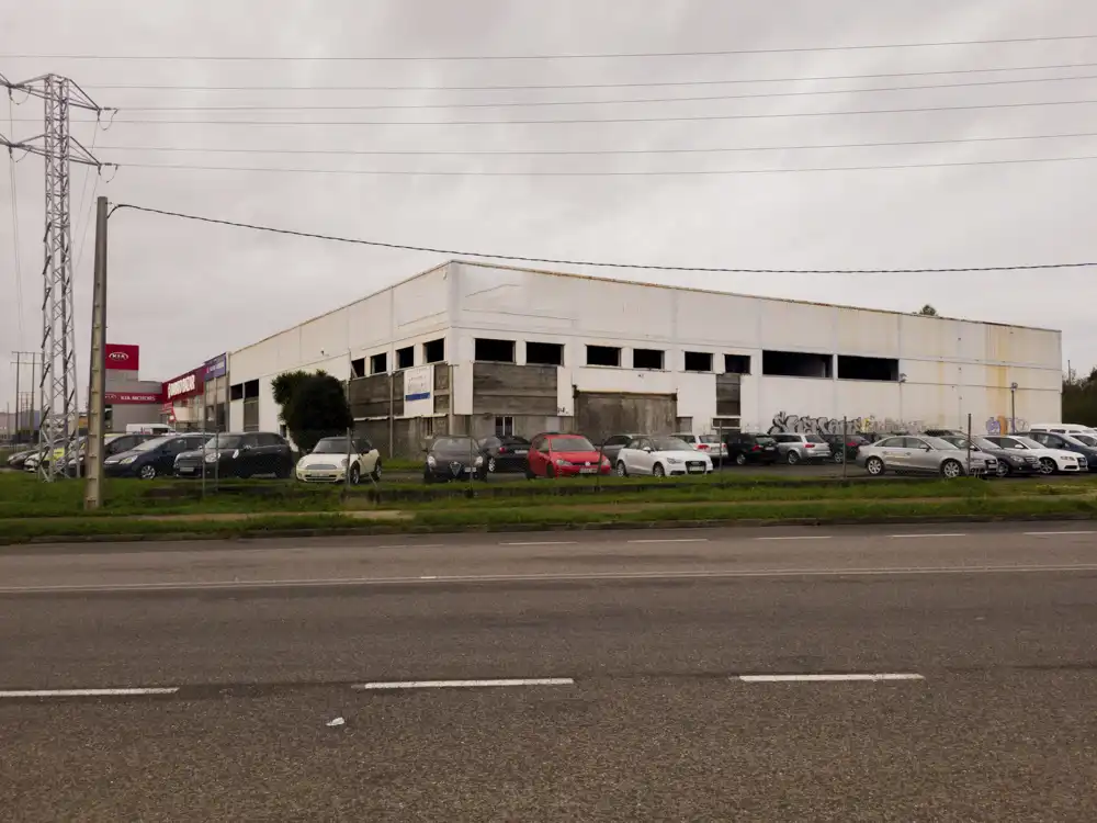 Vista exterior de Nave industrial en venta en Narón