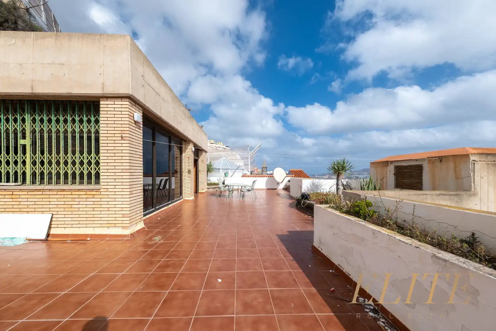 Terrassa de Casa o xalet en venda en Las Palmas de Gran Canaria amb Terrassa, Piscina i Moblat