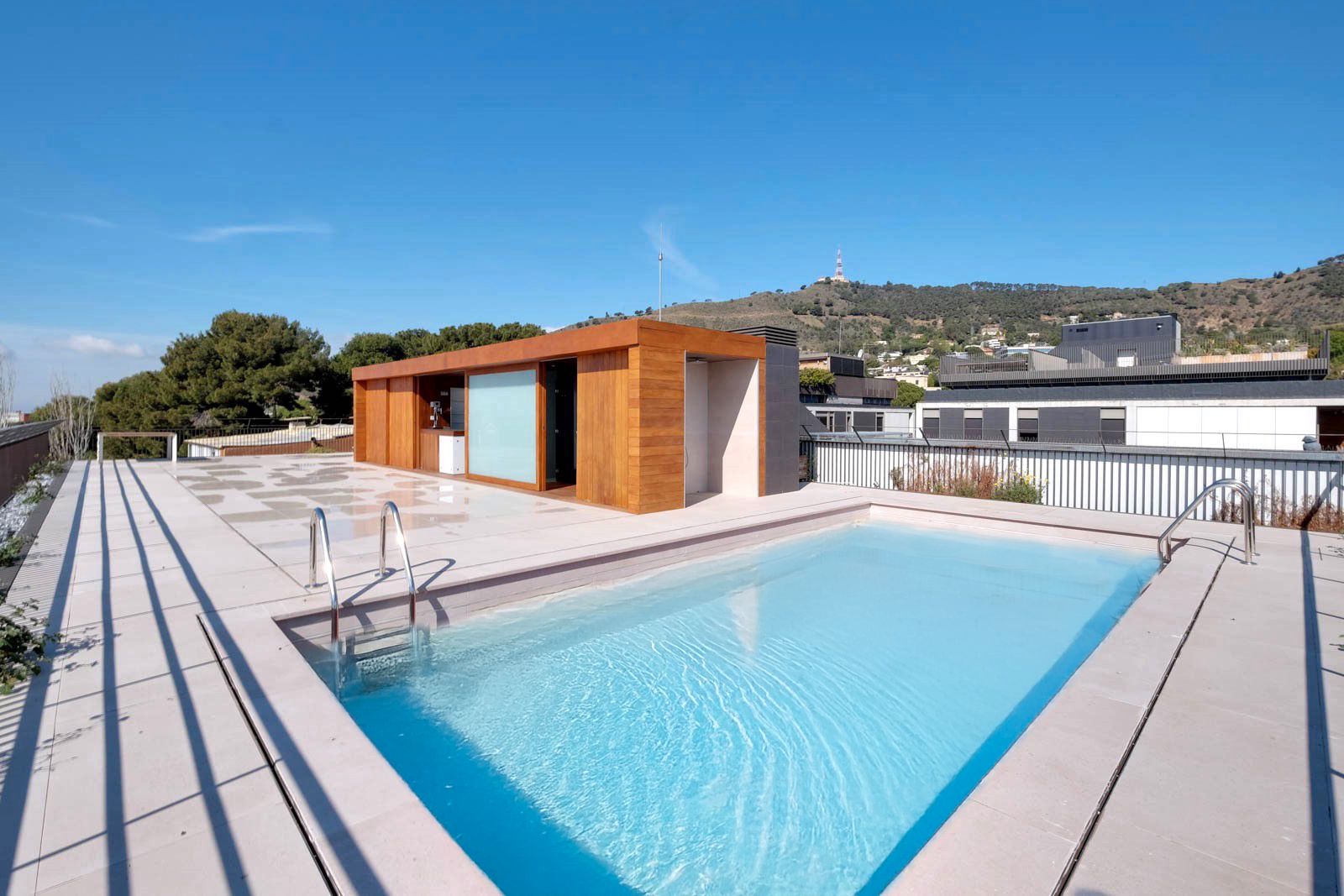 Piscina de Pis en venda en  Barcelona Capital amb Aire condicionat, Calefacció i Parquet