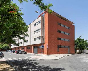 Exterior view of Flat for sale in  Granada Capital