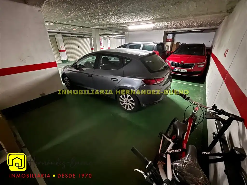 Parking de Dúplex de alquiler en Salamanca con Calefacción, Terraza y Piscina