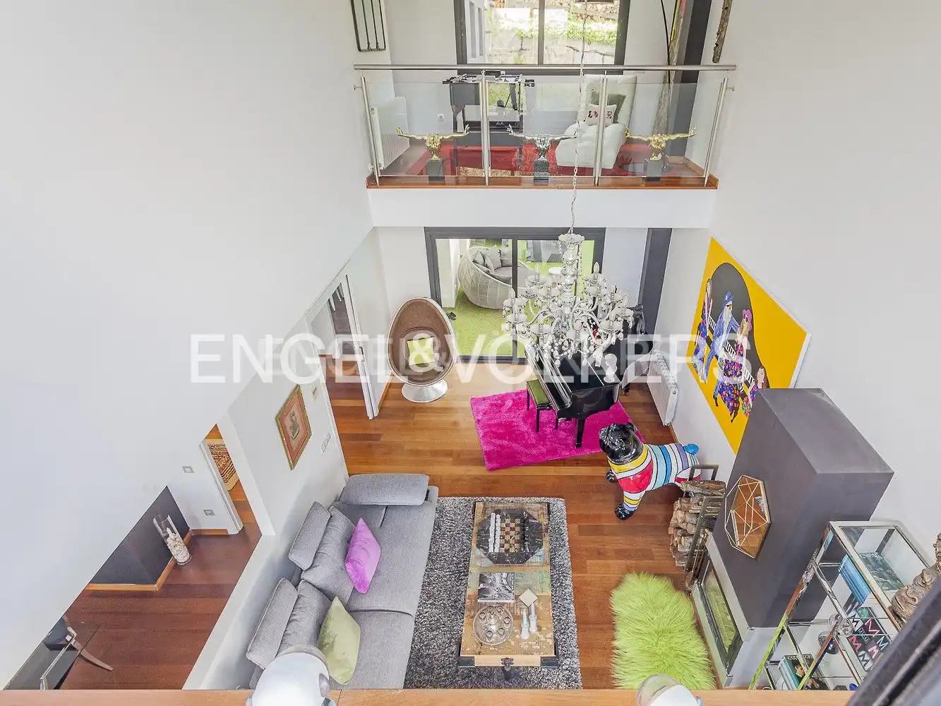 Sala d'estar de Casa o xalet en venda en Sant Cugat del Vallès amb Calefacció, Jardí privat i Parquet