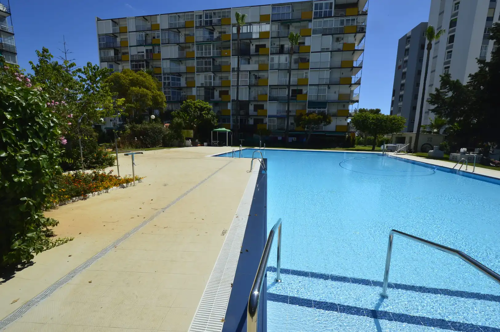 Piso con piscina en venta en Solymar