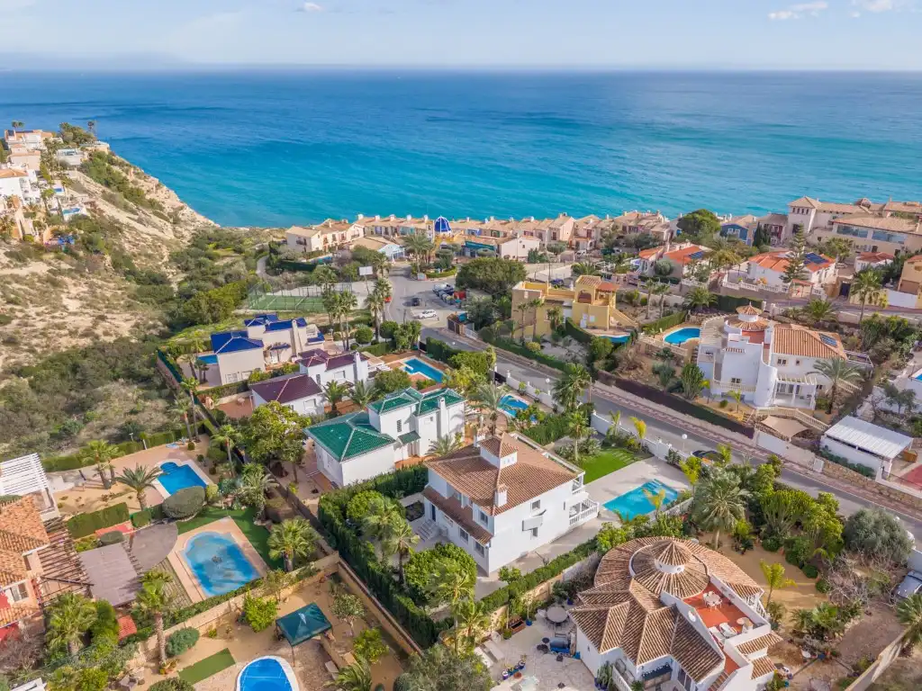 Exterior view of Houses for sale in El Campello  with Air Conditioner, Private garden and Swimming Pool