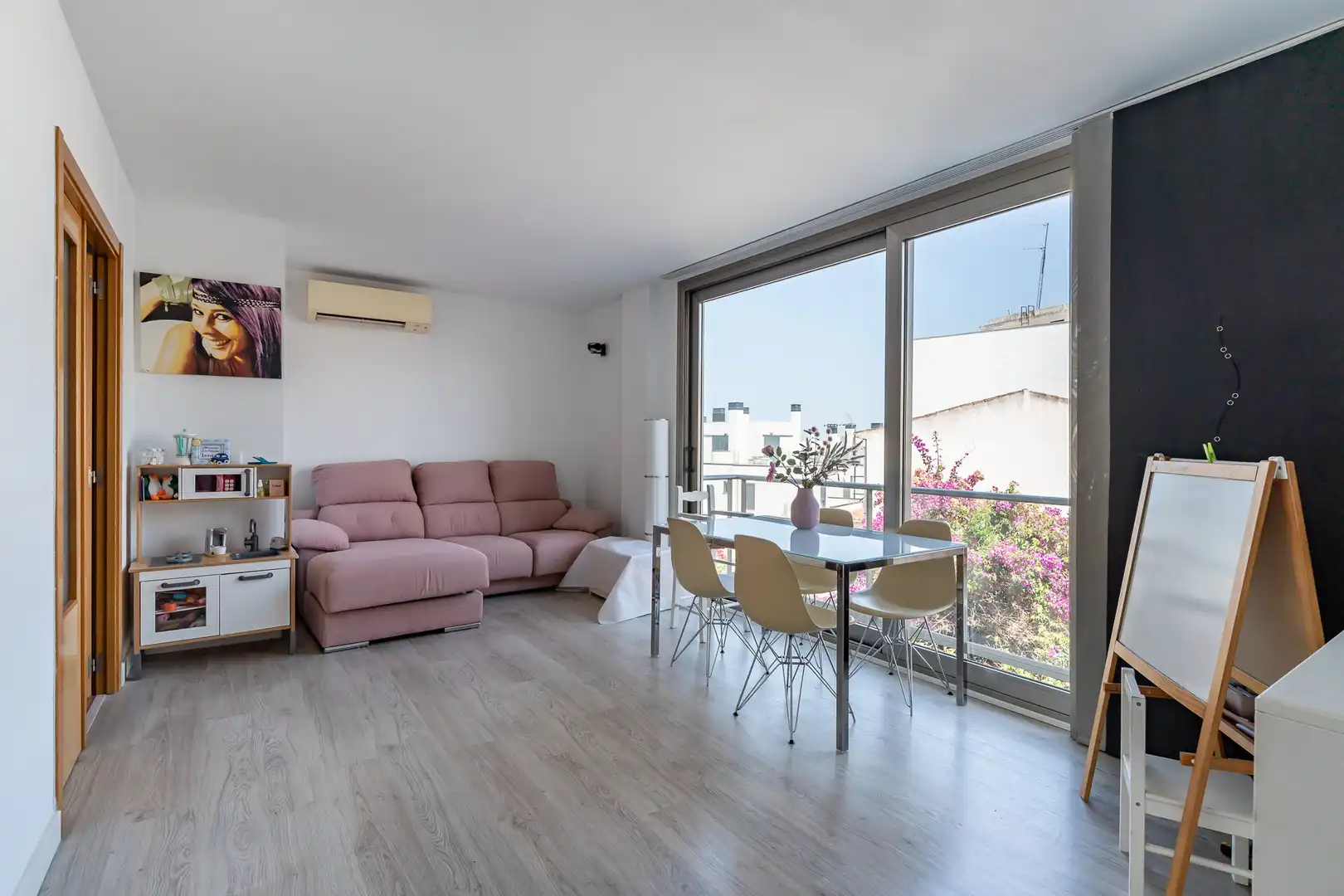 Living room of Flat for sale in  Palma de Mallorca  with Air Conditioner, Terrace and Furnished