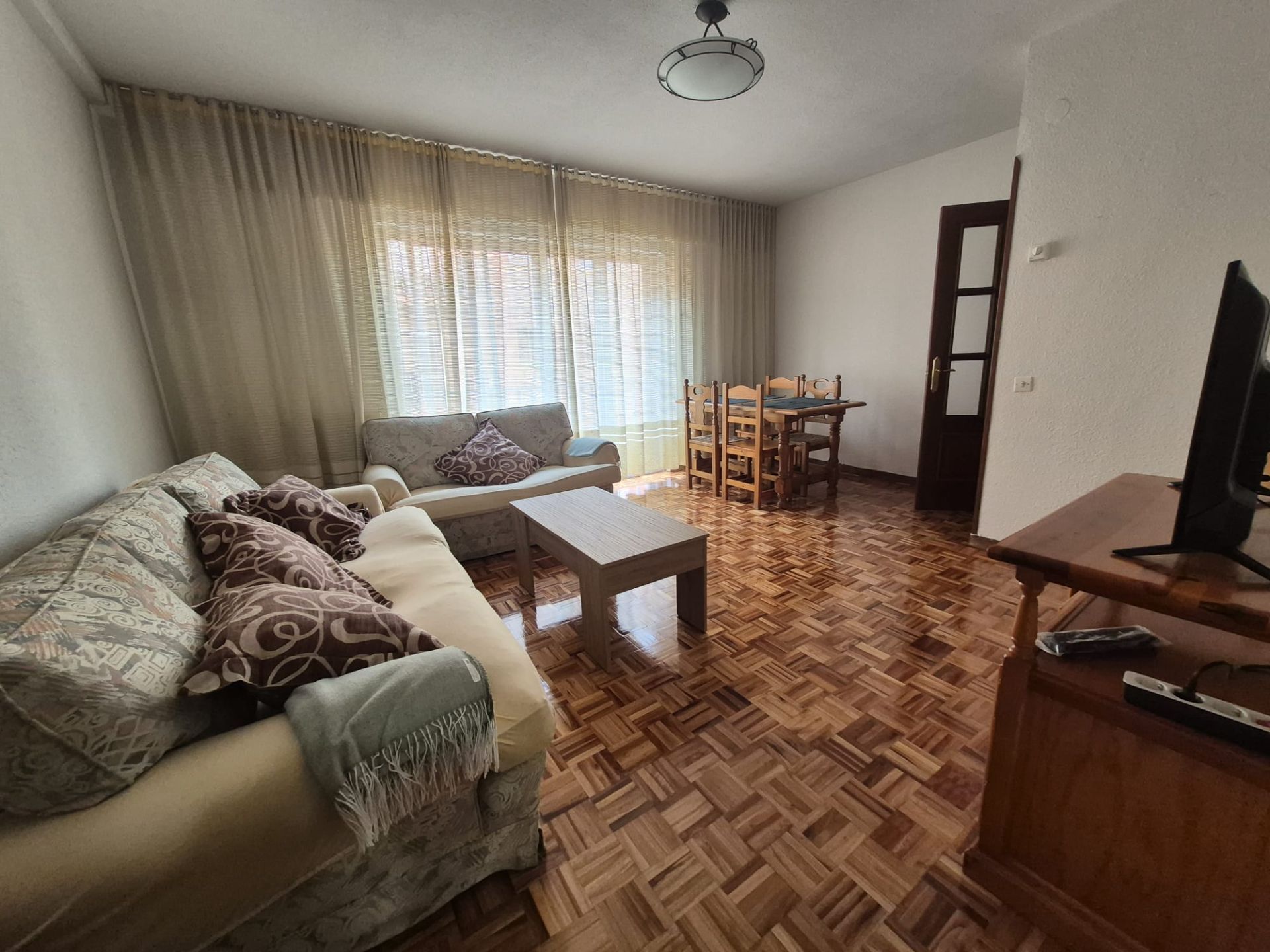 Sala de estar de Piso de alquiler en Ávila Capital con Calefacción, Terraza y Amueblado