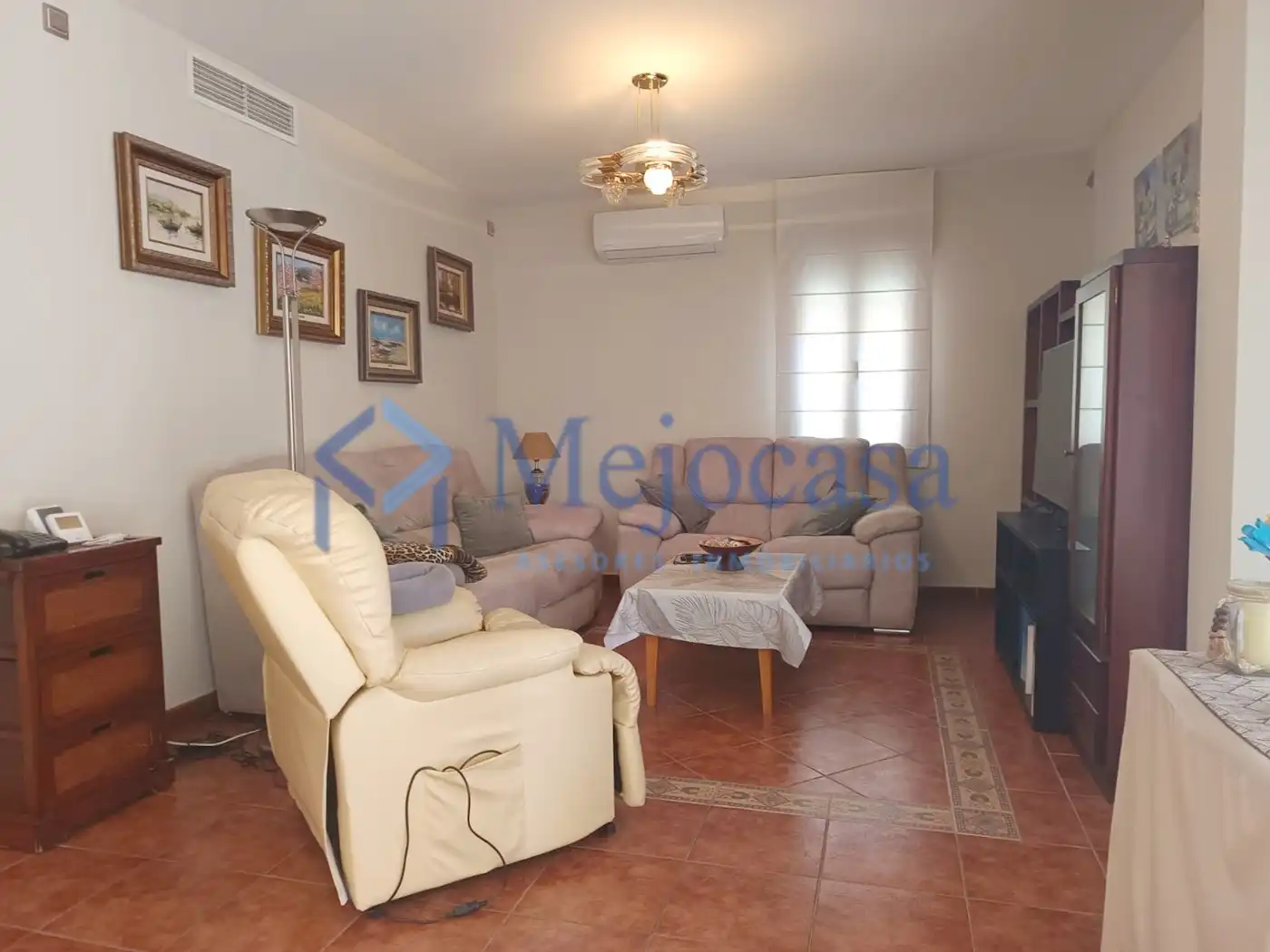 Sala d'estar de Casa o xalet en venda en Valdemoro amb Aire condicionat, Calefacció i Jardí privat