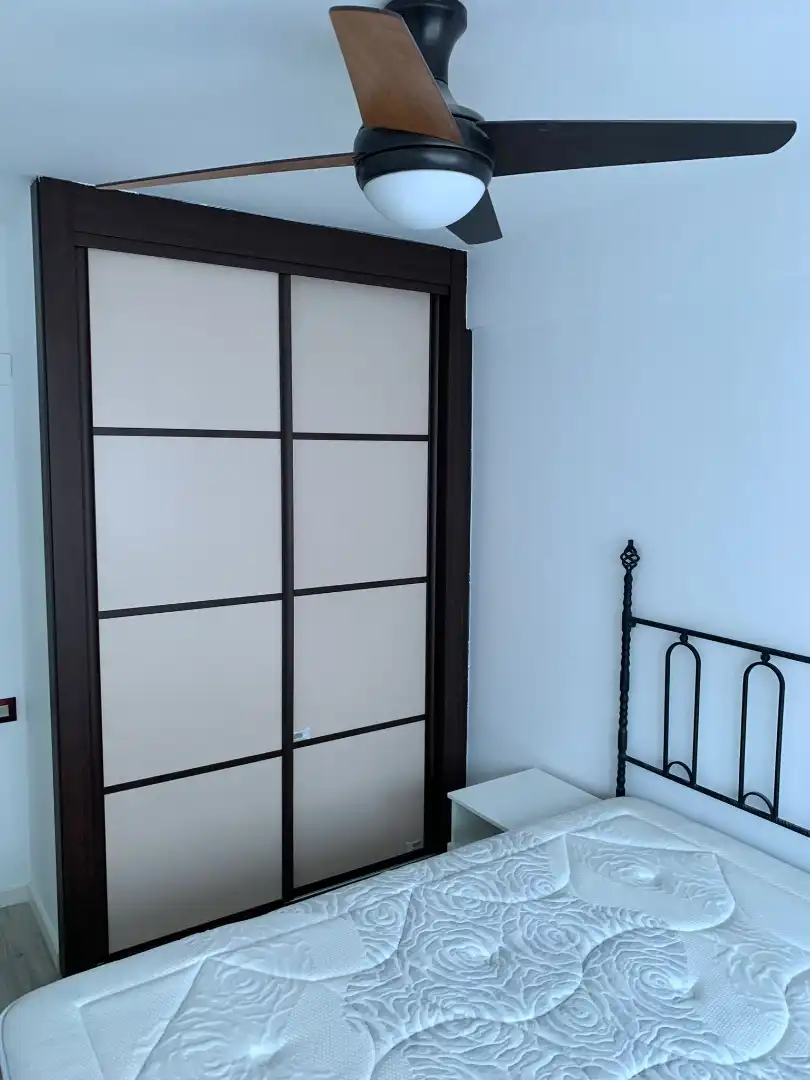 Habitación de Apartamento de alquiler en Zaragoza con Calefacción, Parquet y Amueblado