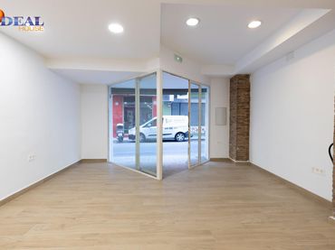 Local comercial en venda a Calle Almona de San Juan de Dios