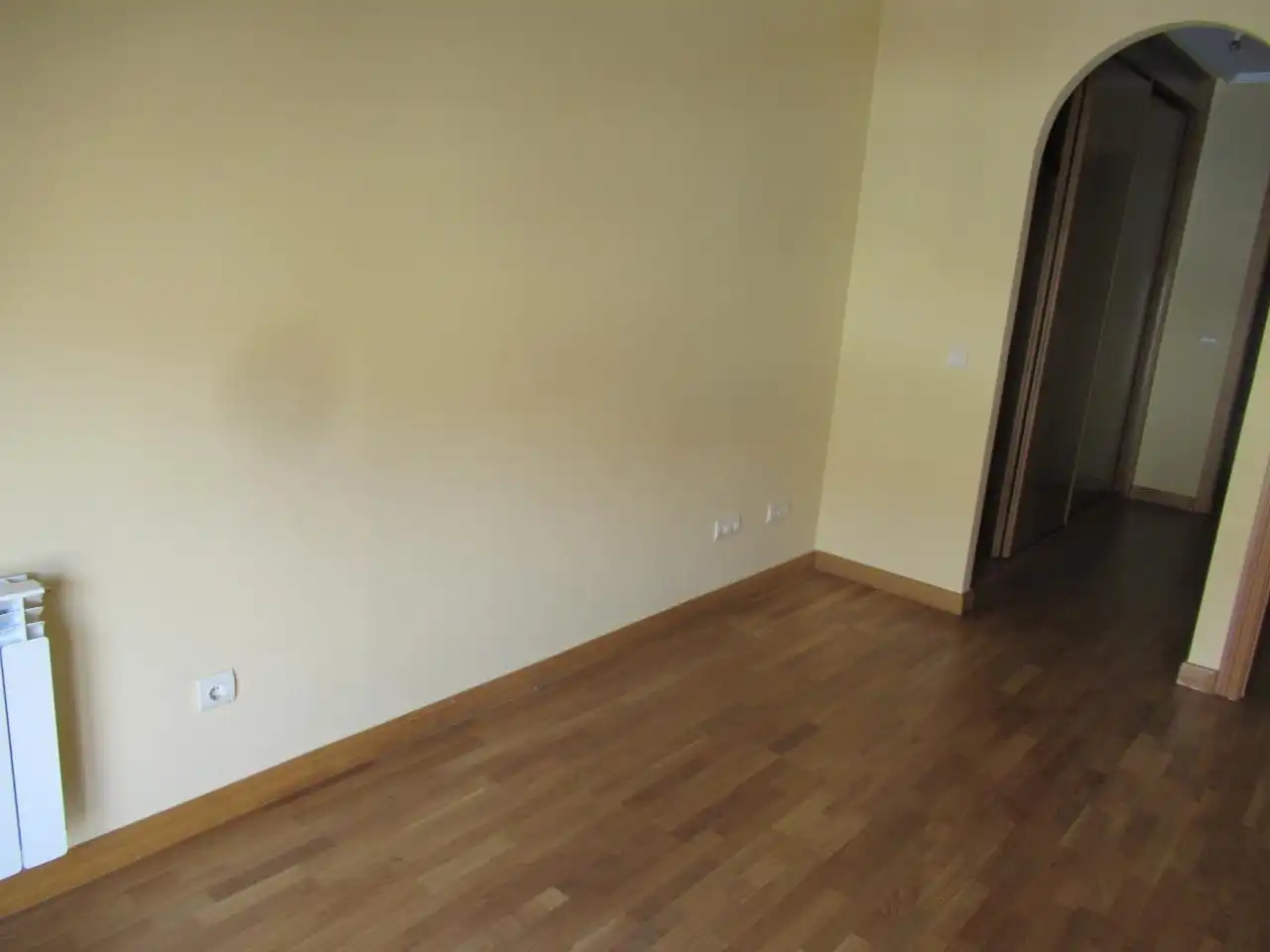 Schlafzimmer von Erdgeschoss zum Verkauf in Plasencia mit Heizung