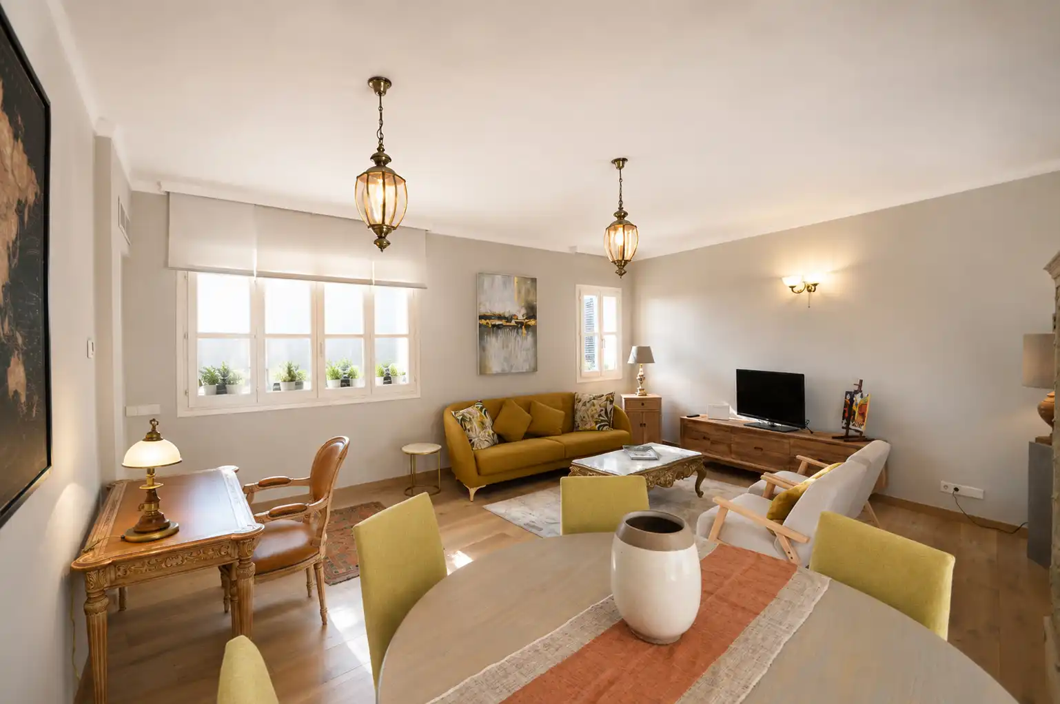 Flat with terrace for sale in Centre